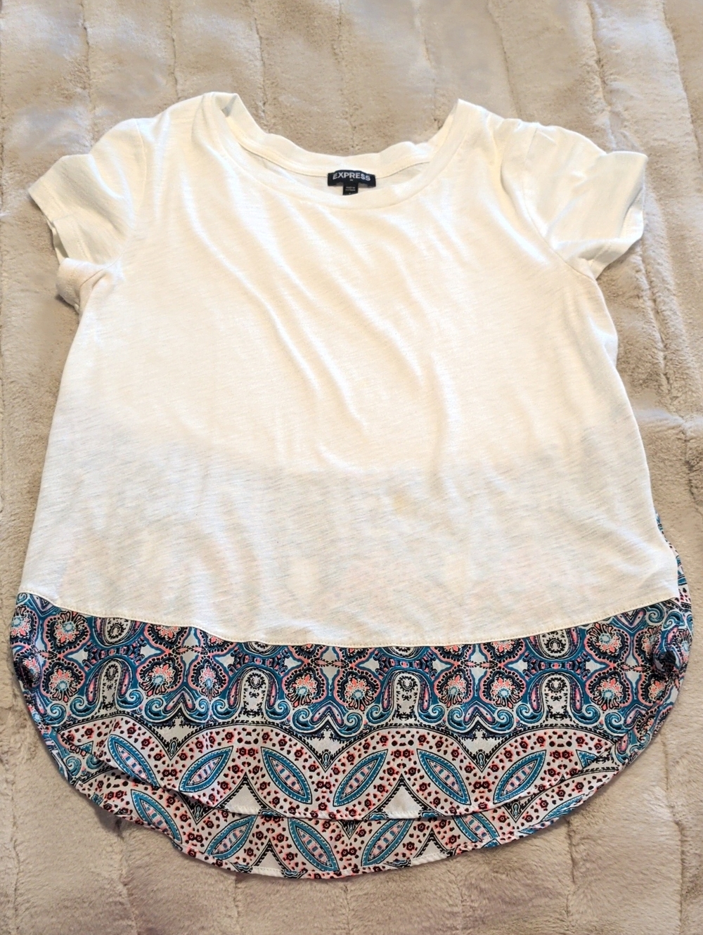 Express White Short Sleeve Tee with Blue Paisley Hem Trim